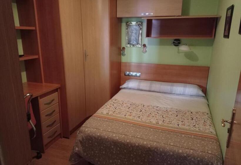 Номер Стандарт, Albergue De Peregrinos Ultreia Et Suseia