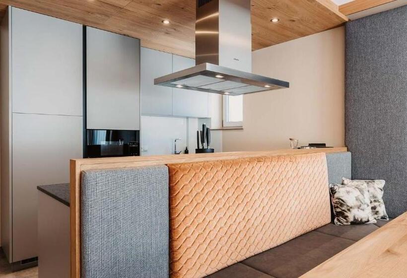 Апартаменты 2 Спальни, Hofgut Apartment & Lifestyle Resort Wagrain