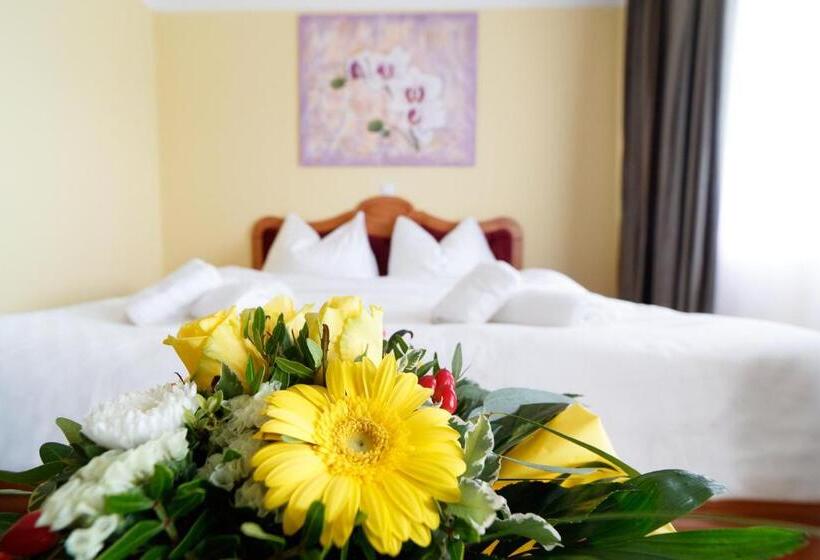 디럭스 트리플 룸, Vulkan Residenz Hotel   Self Check In