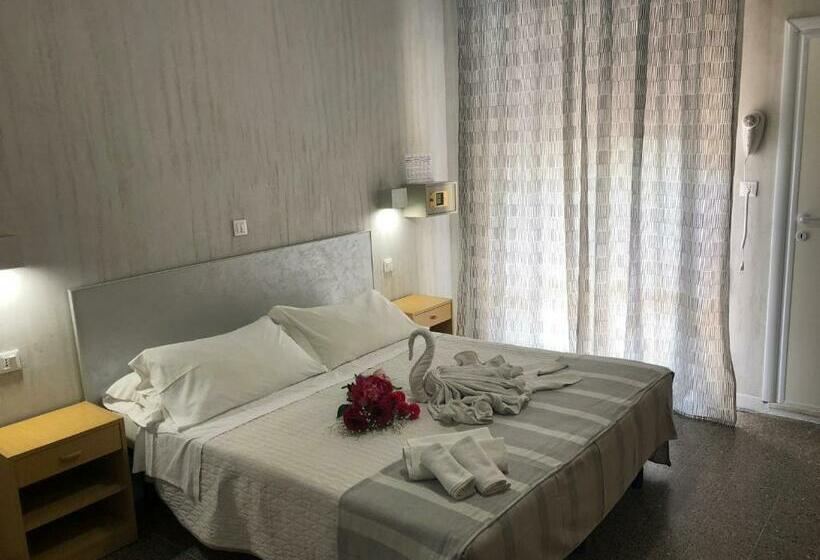 Quarto Triplo Estandar, Monti