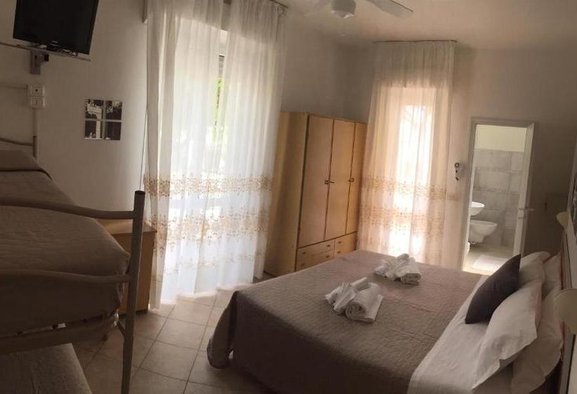 Quarto Triplo Estandar, Monti
