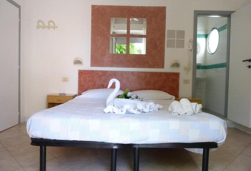 Quarto Estandar Individual, Monti
