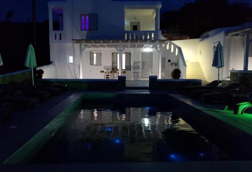 Четырехместный Номер Стандарт Вид на Море, Villa Varnali Small Boutique