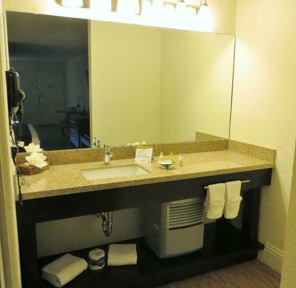 스탠다드 룸 킹사이즈 침대, Avanti International Resort