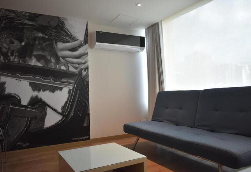 Люкс Адаптированный для Инвалидов, Holiday Inn Express & Suites Medellin, An Ihg