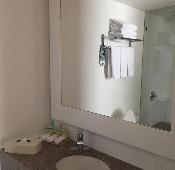 Люкс Адаптированный для Инвалидов, Holiday Inn Express & Suites Medellin, An Ihg