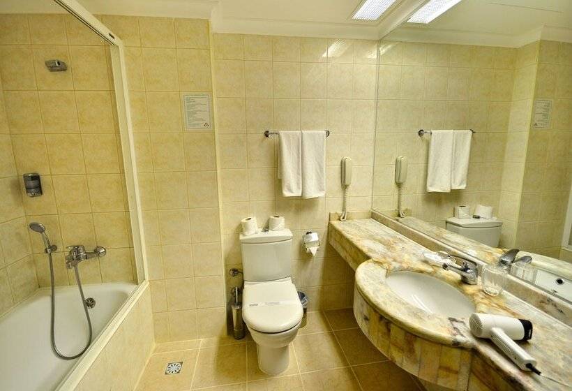 Номер Стандарт Вид на Бассейн, Pine House By Werde Hotels