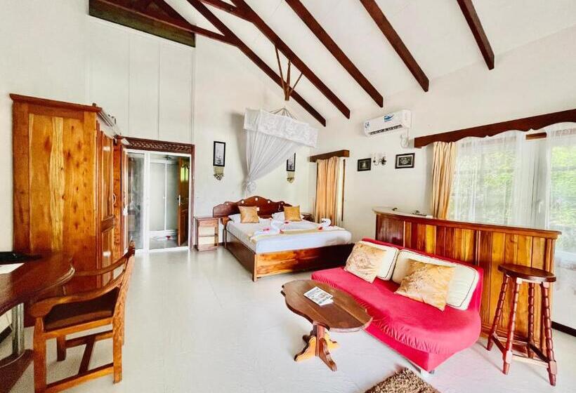 سوییت جونیور, Villa Chez Batista