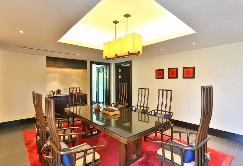 Вилла Deluxe 3 Спальни, Banyan Tree Lijiang