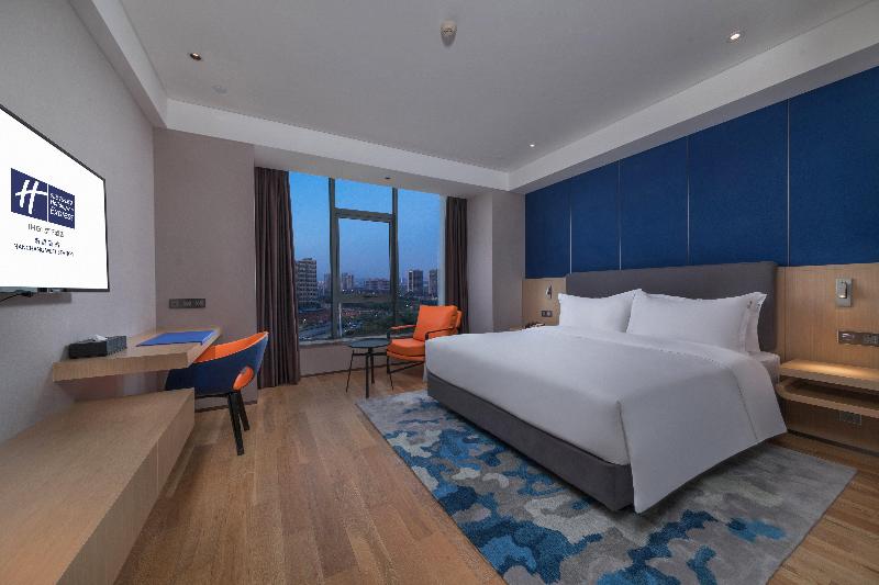 스탠다드 룸 킹사이즈 침대, Four Points By Sheraton Los Angeles Westside