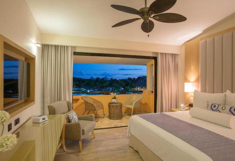 Люкс Вид на Сад, Grand Palladium White Sand Resort & Spa   All Inclusive