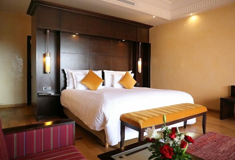 سوئیت سینیور, Kenzi Menara Palace & Resort