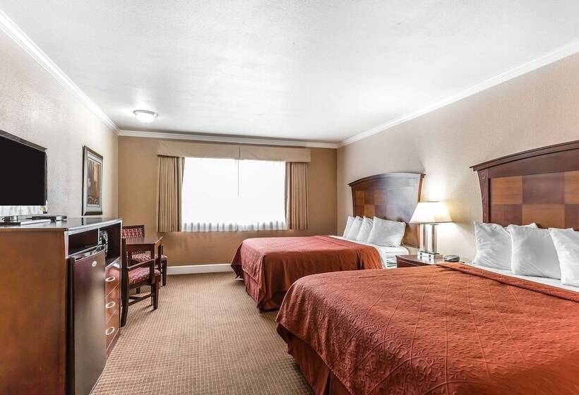 Номер Стандарт 2 Двуспальные Кровати, Quality Inn Near Hearst Castle
