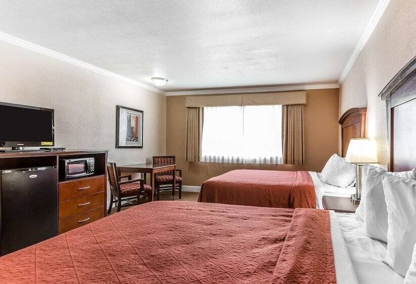 스탠다드 룸 더블 침대 2개, Quality Inn Near Hearst Castle