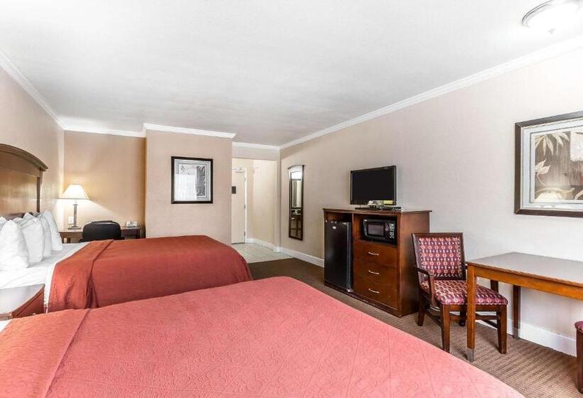 Номер Стандарт 2 Двуспальные Кровати, Quality Inn Near Hearst Castle