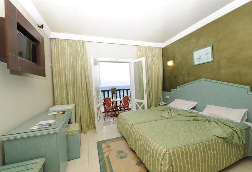 اتاق استاندارد سه نفره, Royal Beach