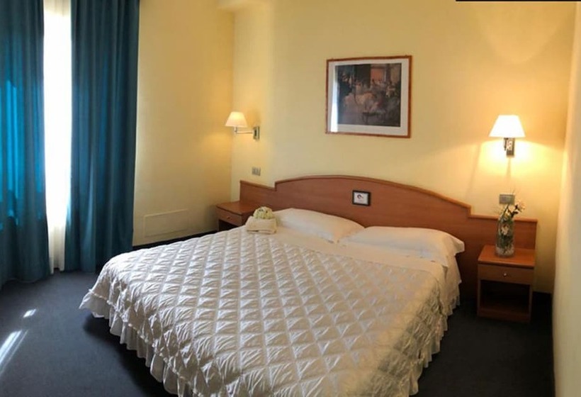 Номер Стандарт, Europalace Hotel Todi