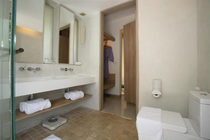اتاق استاندارد سه نفره, 81 Rochor