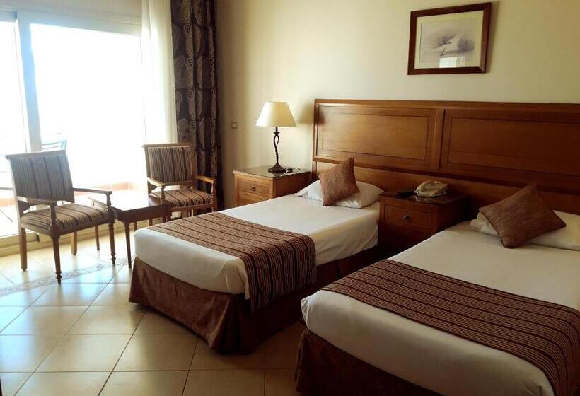 اتاق استاندارد با چشم‌انداز باغ, Continental Plaza Beach Resort
