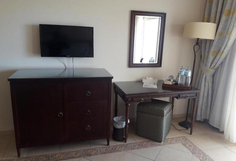 اتاق استاندارد یک نفره, Continental Plaza Beach Resort