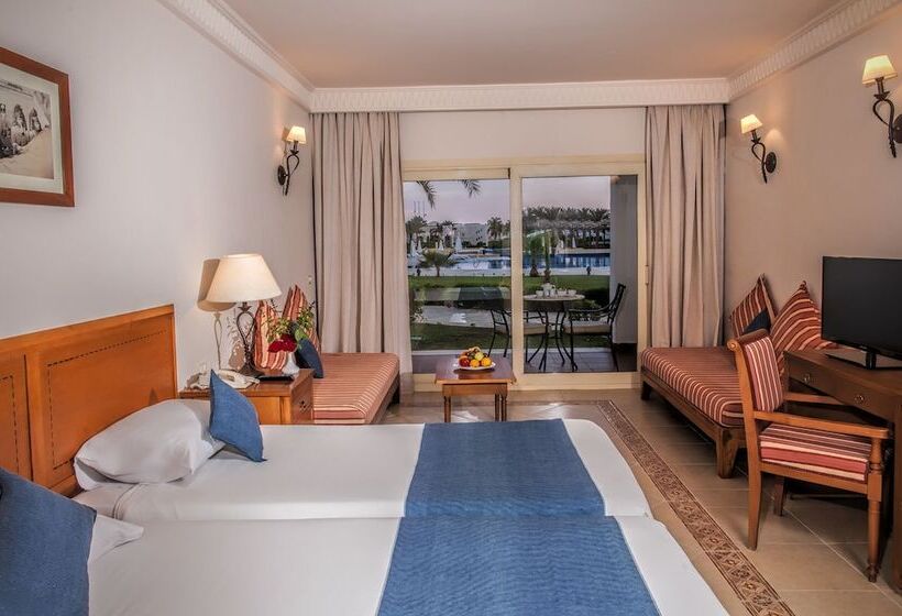 اتاق استاندارد یک نفره, Continental Plaza Beach Resort