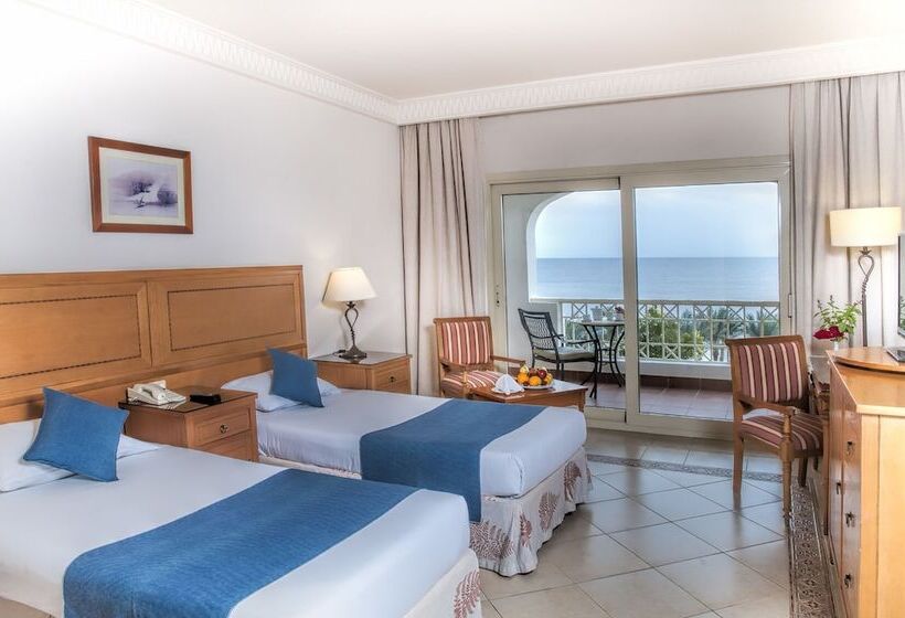 اتاق استاندارد سه نفره, Continental Plaza Beach Resort