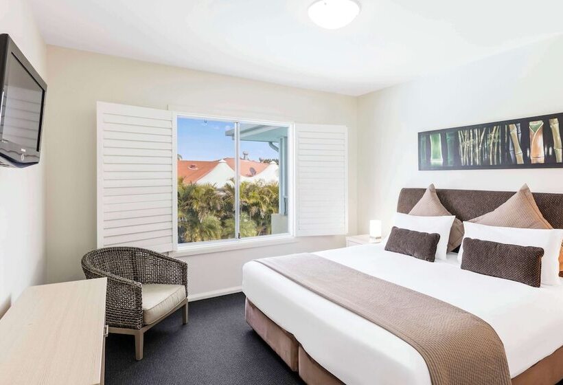 Апартаменты 2 Спальни с Бассейном, Oaks Port Stephens Pacific Blue Resort