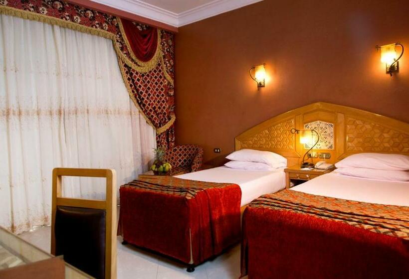 Номер Superior Вид на Бассейн, Oriental Rivoli Hotel & Spa