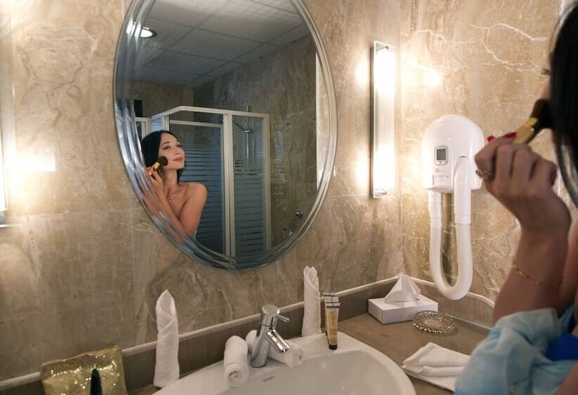 Номер Superior Вид на Бассейн, Oriental Rivoli Hotel & Spa