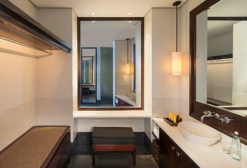 اتاق استاندارد با چشم‌انداز دریا, The Chedi Muscat