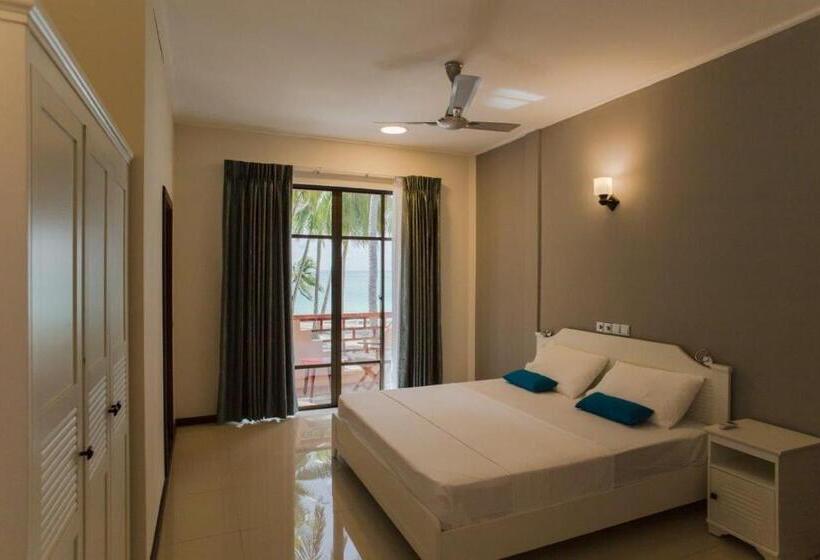 اتاق خانوادگی با چشم‌انداز دریا, Riveli Retreat Mathiveri