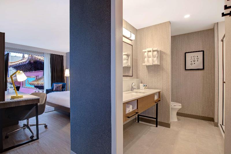 Стандартный Номер Кровать Кинг, Hampton Inn By Hilton Montreal Downtown