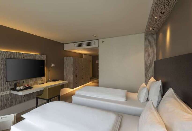 اتاق خانوادگی تودرتو, Hilton Rijeka Costabella Beach Resort & Spa
