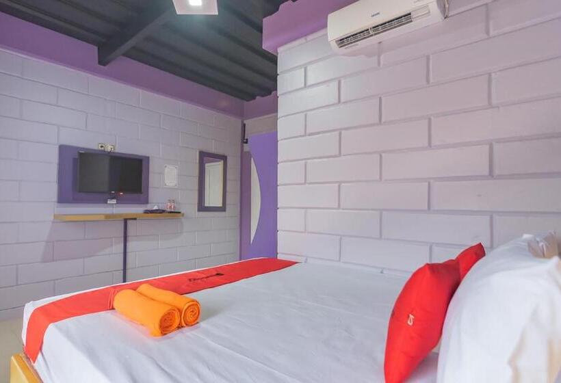 Номер Deluxe, Reddoorz @ Cipanas Garut