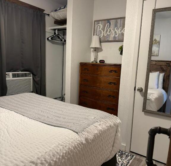 패밀리 스위트, Mountain View Guest Motel