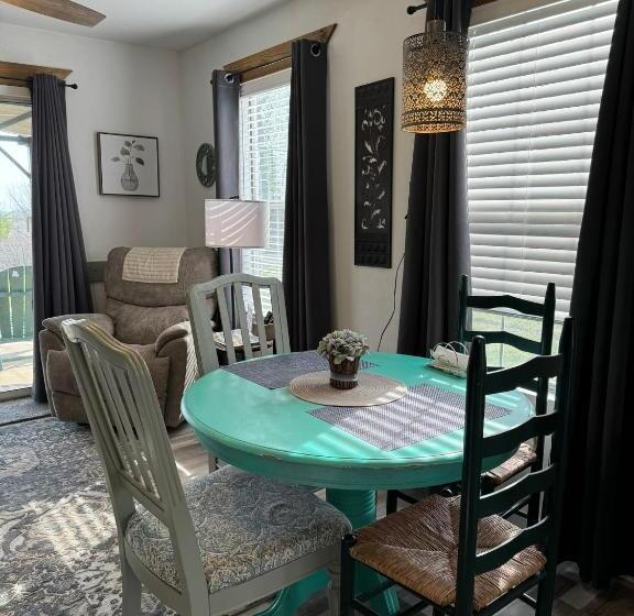 패밀리 스위트, Mountain View Guest Motel