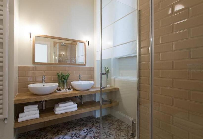اتاق سوپریور, Gmarconi Suites