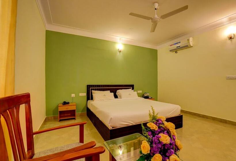 豪华房间, Ezzenza Royal Garden Brindavan Resort