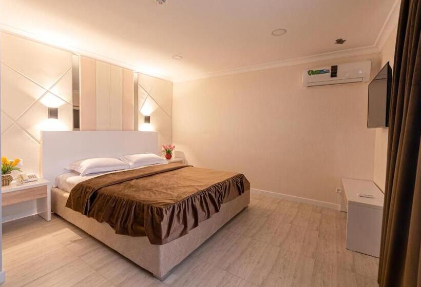 Quarto Deluxe, Tantana