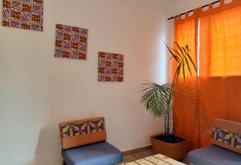 اتاق استاندارد با چشم‌انداز باغ, Akwa Guesthouse Cotonou