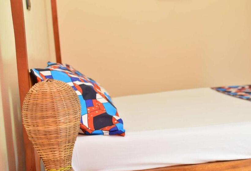 اتاق استاندارد با چشم‌انداز باغ, Akwa Guesthouse Cotonou