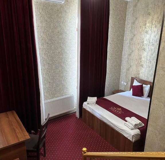 اتاق استاندارد یک نفره, Boutique Hotel Shakh