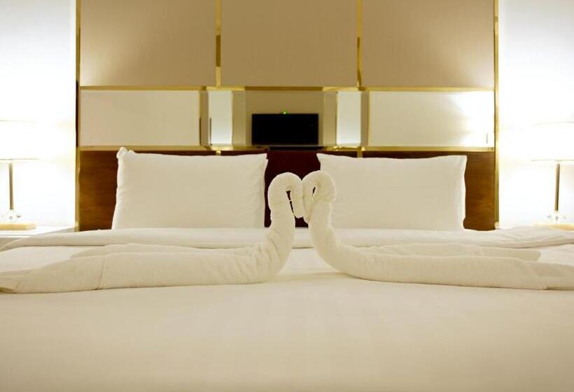 اتاق لوکس با تخت بزرگ, Sela Hotel