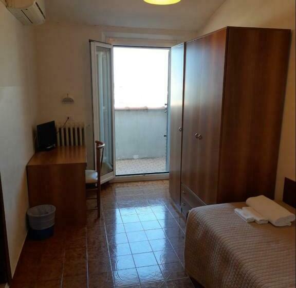 اتاق استاندارد یک نفره, Albergo Italia