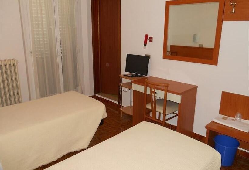 اتاق استاندارد سه نفره, Albergo Italia