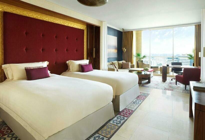 Номер Клуб, Raffles Dubai