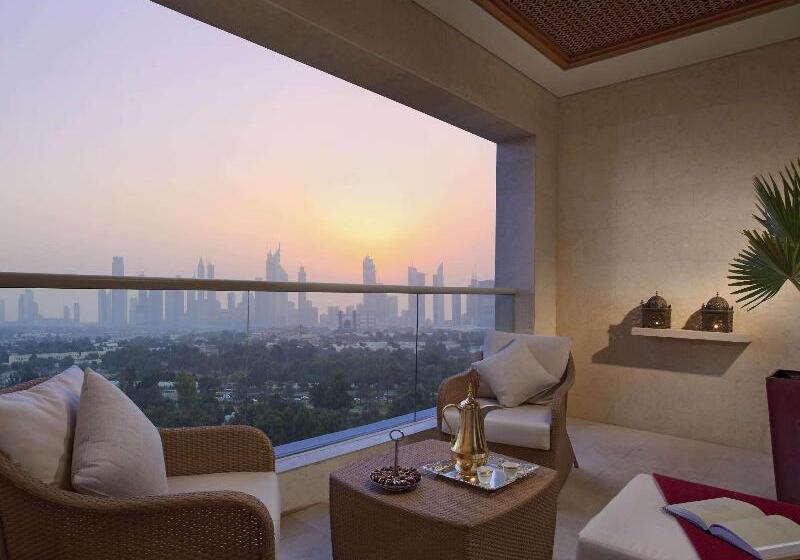 Номер Стандарт, Raffles Dubai