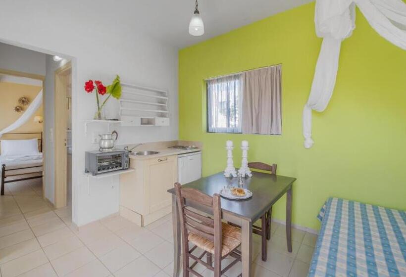 Студия Superior, Golden Bay Hotel Apartments