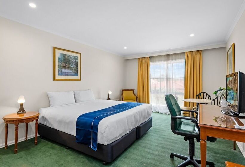 Люкс, Rowville International