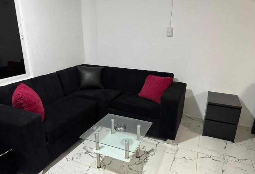 استودیو استاندارد با بالکن, Plaza Europa